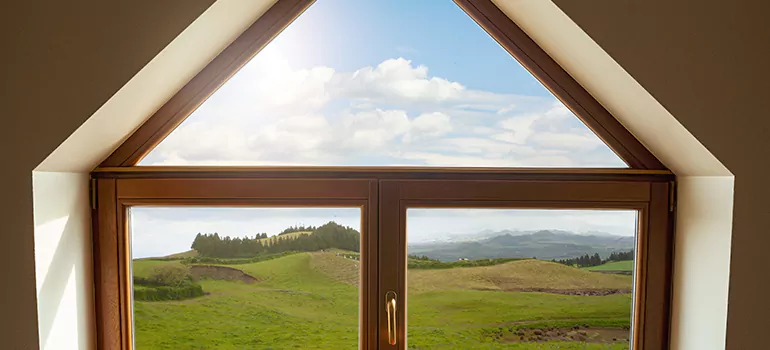 Trapezoid Window Maintenance in St. Cloud, FL
